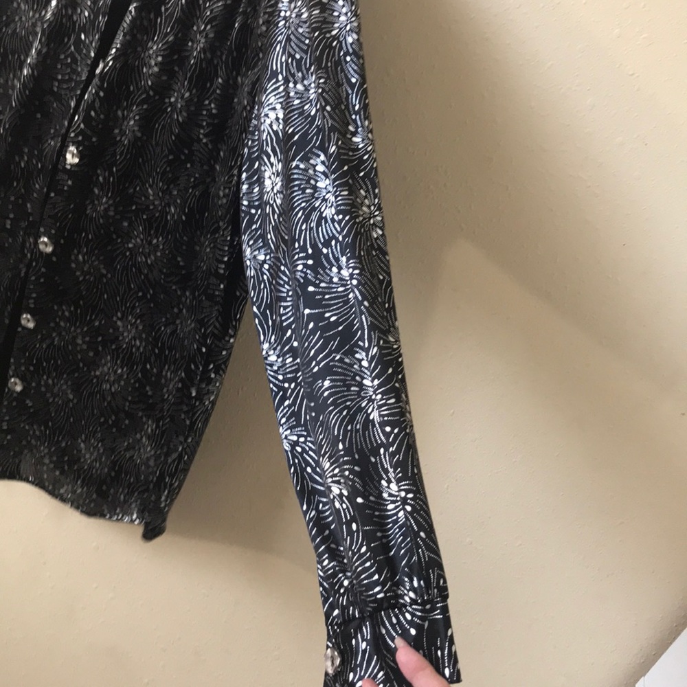 J.E. Sportswear Button down shirt. - Picture 2 of 6